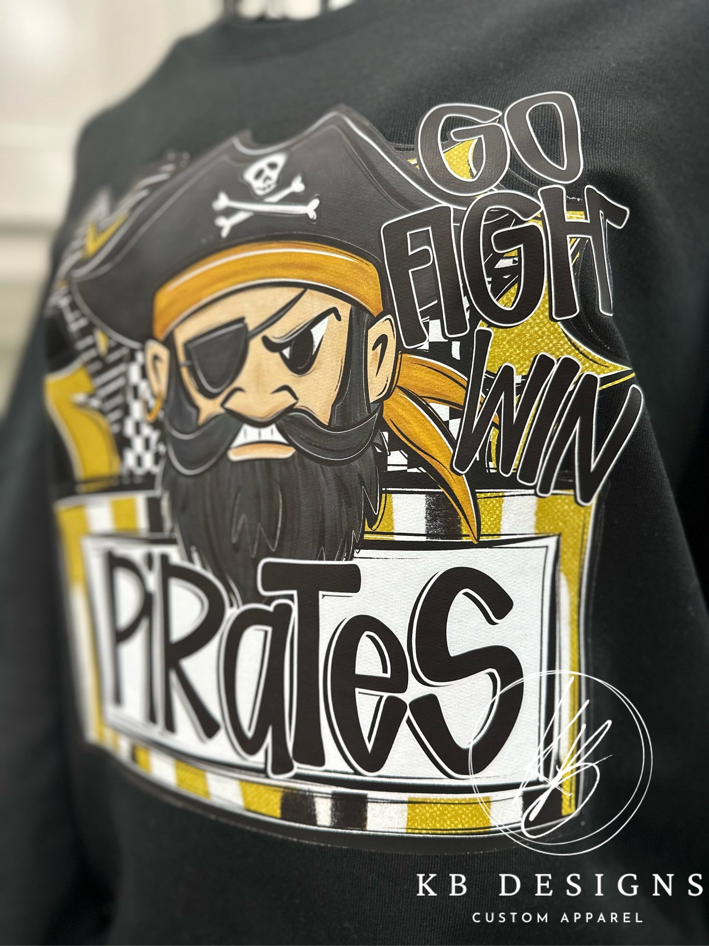Pirates Go Fight Win