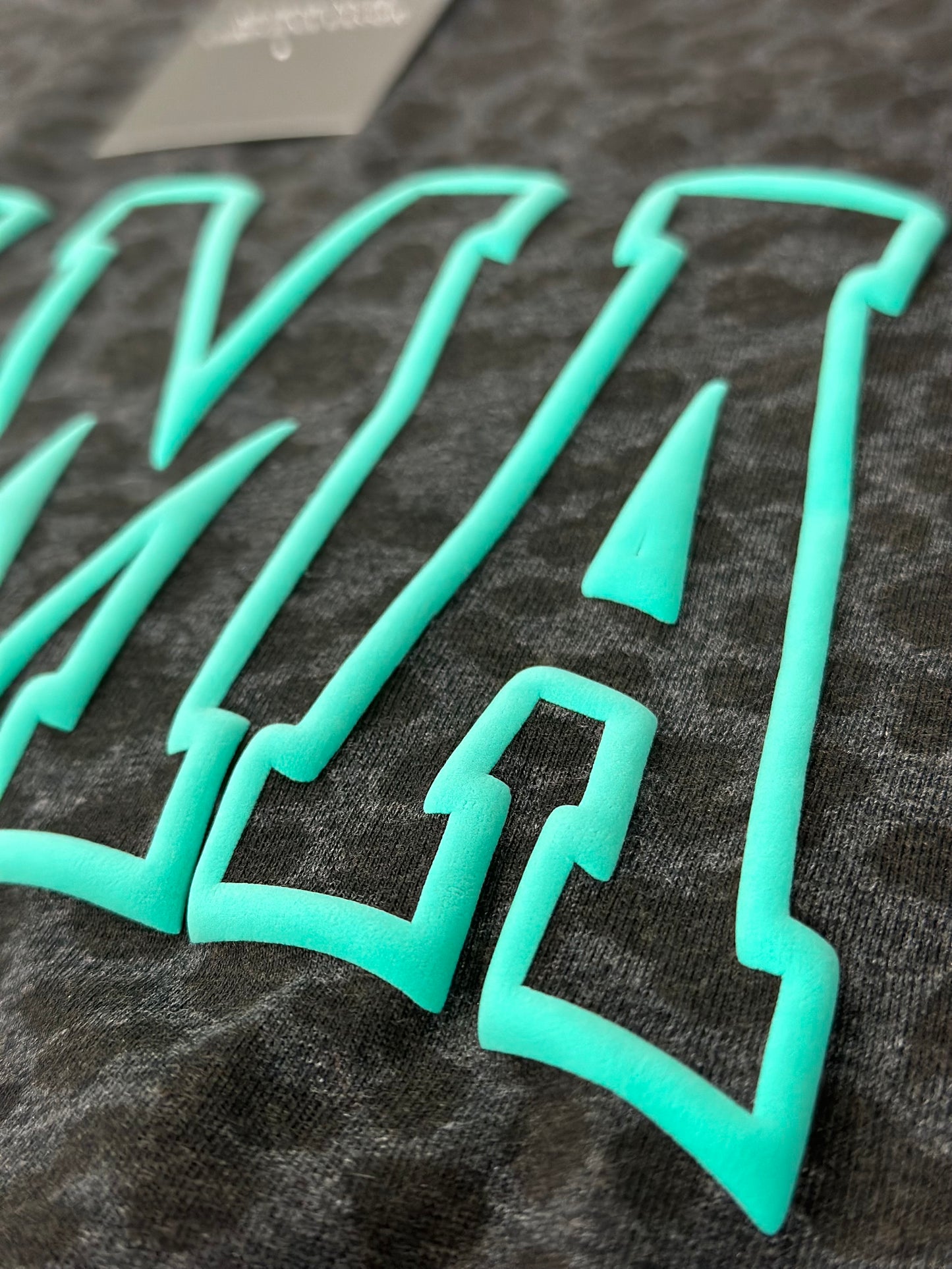 MAMA Leopard Puff Shirt