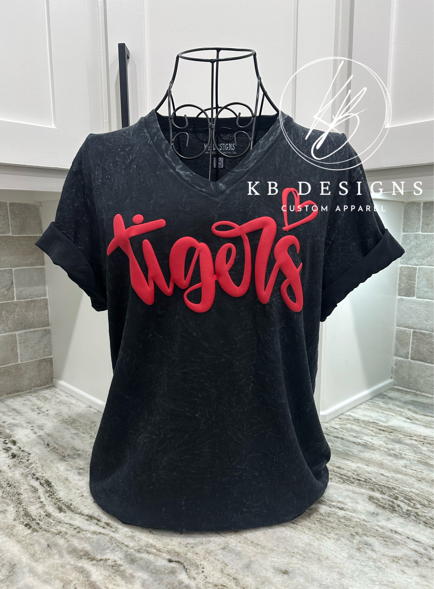 Tigers W/Heart puff Tee